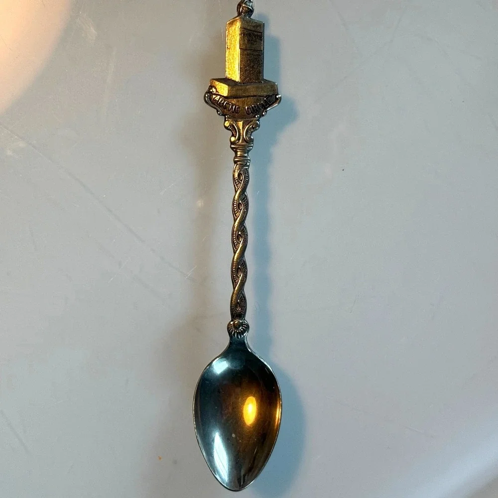 Vintage Souvenir Spoons Sweden Norway Arctic‎ Circle Israel London St Maarten